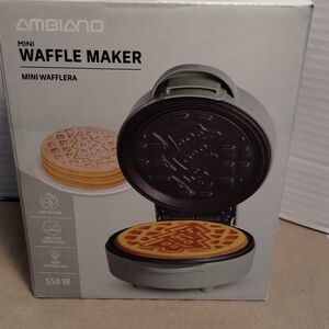 NWT Ambiano Mini Christmas Tree Waffle Maker